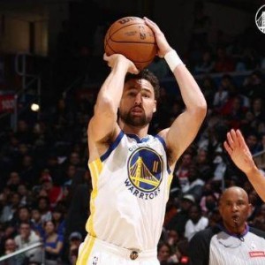 一人稳 一人狠 勇士7000万替补双枪露出獠牙